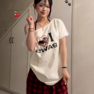 White Off-Shoulder Short Sleeve Women's T-Shirt - Summer Letter Print Casual Trendy Top for a Chic 90s Look