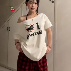 White Off-Shoulder Short Sleeve Women's T-Shirt - Summer Letter Print Casual Trendy Top for a Chic 90s Look