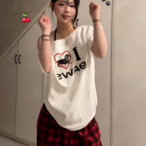 White Off-Shoulder Short Sleeve Women's T-Shirt - Summer Letter Print Casual Trendy Top for a Chic 90s Look