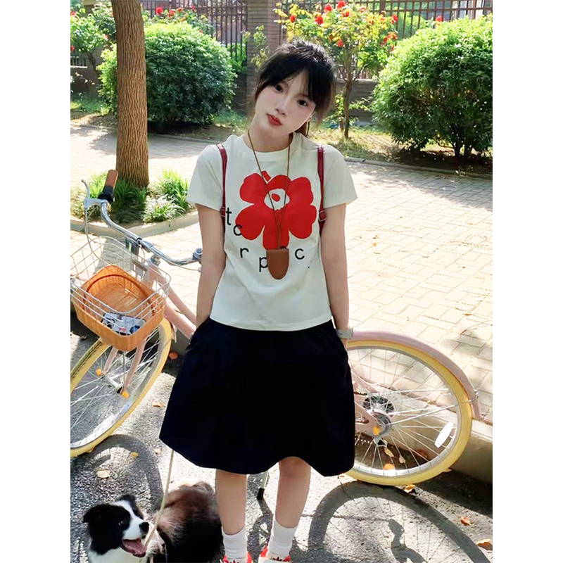 White Round Neck Short-Sleeve T-Shirt for Women with Red Floral Letter Print, Casual Slim Fit Summer Top, Y2K INS Style