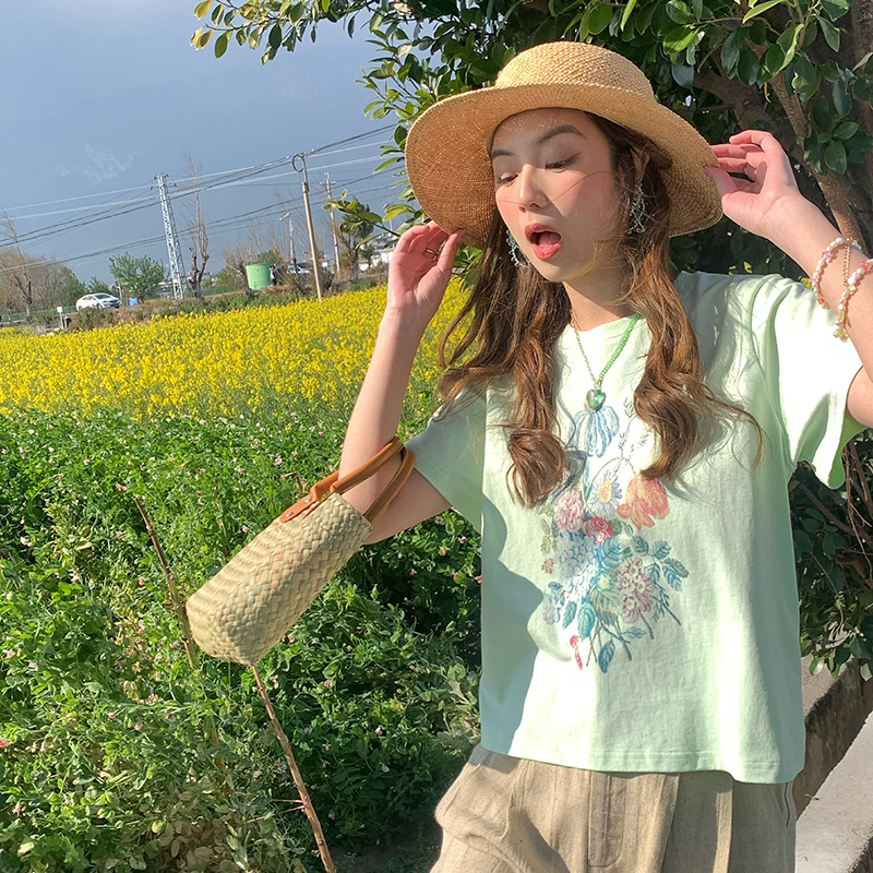 White Short Sleeve Floral Oil Painting T-Shirt for Women, Summer Pure Cotton, Loose Fit, Round Neck, Vintage Style Top