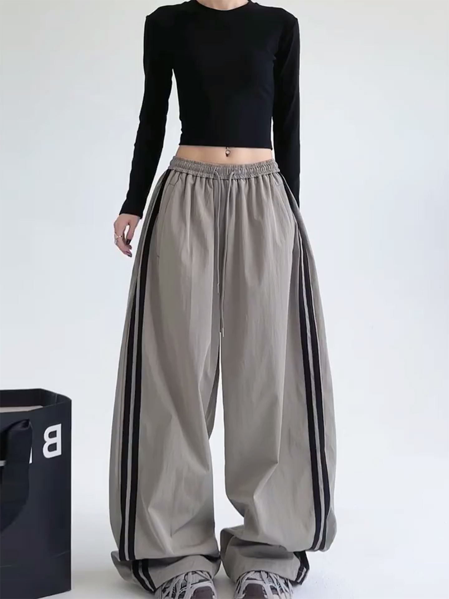 Wide-Leg Cargo Pants for Women - American Style Side Stripe, 2025 Trendy Loose Sports Trousers, Casual Floor-Length Fashion Wide-Leg Cargo Pants for Women - American Style Side Stripe, 2025 Trendy Loose Sports Trousers, Casual Floor-Length Fashion
