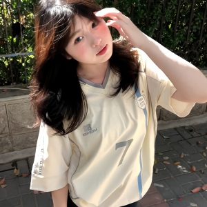 Women's American Retro Color-Blocked Jersey T-Shirt, Summer Oversized V-Neck Top with Woven Strap, Sporty Short Sleeves