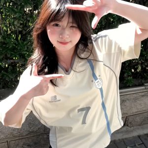 Women's American Retro Color-Blocked Jersey T-Shirt, Summer Oversized V-Neck Top with Woven Strap, Sporty Short Sleeves