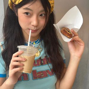 Women's American Retro Color-Blocked Short T-Shirt - Summer Pure Cotton, Slim Fit, Trendy Shoulder Top, Casual Fashion