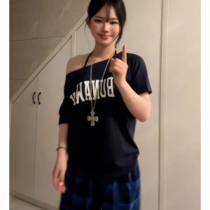 Women's American Retro Off-Shoulder T-Shirt, Summer Letter Print, Loose Slimming Short Sleeves, Trendy Shoulder-Baring Top