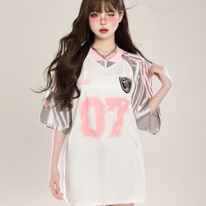 Women's American Retro Patchwork Printed Short Sleeve V-Neck T-Shirt, Casual Summer Sports Style, Loose Fit, Y2K Inspired