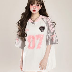 Women's American Retro Patchwork Printed Short Sleeve V-Neck T-Shirt, Casual Summer Sports Style, Loose Fit, Y2K Inspired