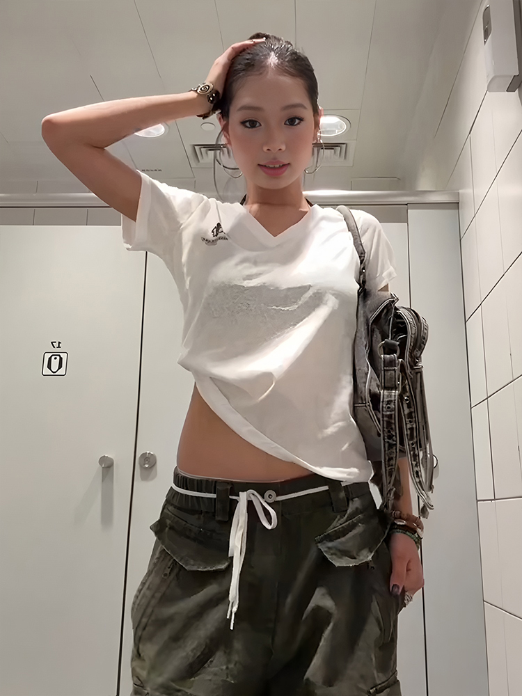 Women's American Retro V-Neck Short Sleeve Casual T-Shirt with Letter Print - Trendy Loose Fit Summer Top Women's American Retro V-Neck Short Sleeve Casual T-Shirt with Letter Print - Trendy Loose Fit Summer Top