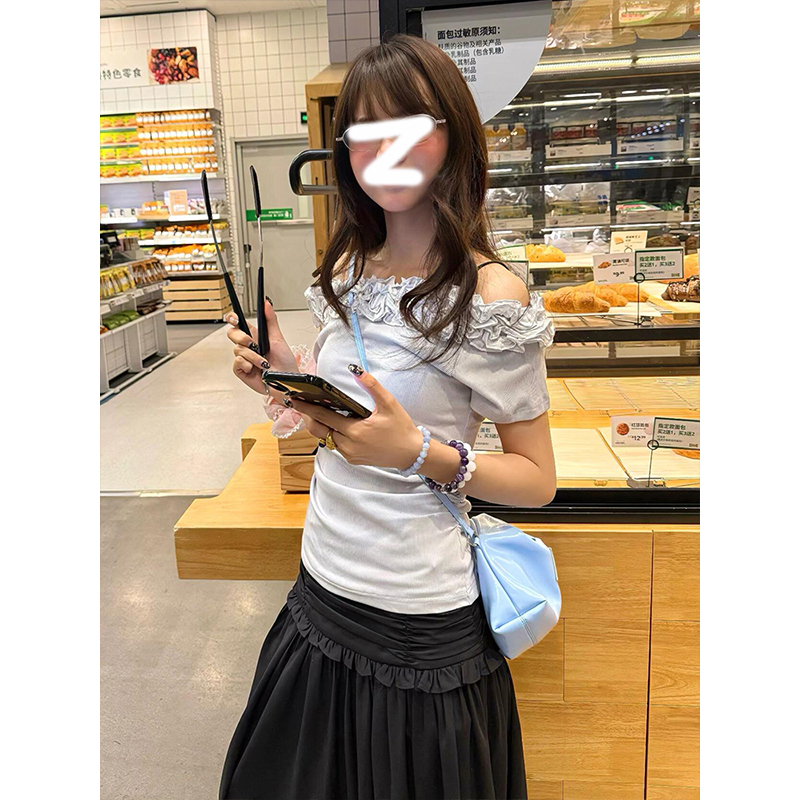 Women's American-Style Off-Shoulder T-Shirt with Multi-Layer Lace Design, Short Sleeves, Slim Fit - Summer 2023 Essential