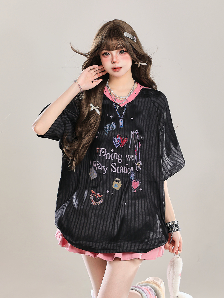 Women's American-Style Printed V-Neck Short Sleeve T-Shirt, Summer 2025 Jersey Design, Sweet Girl Loose Fit Women's American-Style Printed V-Neck Short Sleeve T-Shirt, Summer 2025 Jersey Design, Sweet Girl Loose Fit