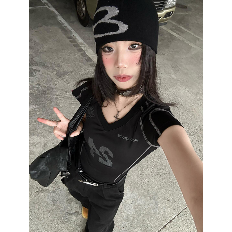 Women's American Style Sports Jersey T-Shirt, Summer V-Neck, Short Sleeve, Slim Fit Cropped Top, Trendy Athletic Fashion