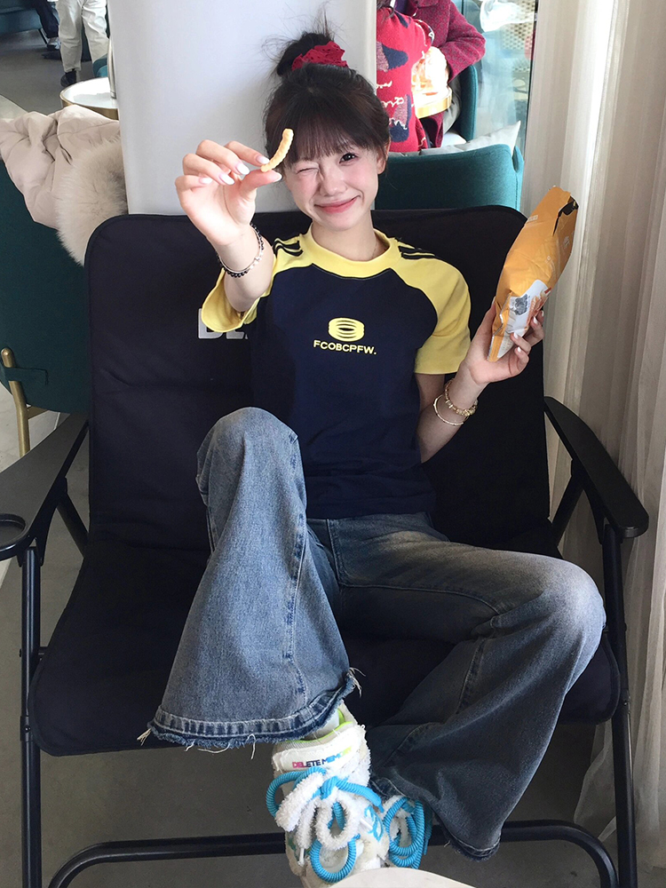 Women's American Style Striped Color-Blocking Raglan Sleeve T-Shirt, Slim Fit Summer Top with Flattering Short Sleeves Women's American Style Striped Color-Blocking Raglan Sleeve T-Shirt, Slim Fit Summer Top with Flattering Short Sleeves