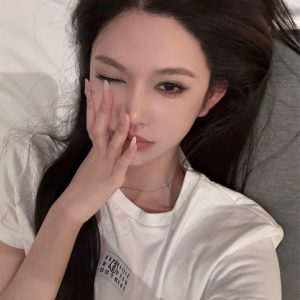 Women's Basic Short-Sleeve T-Shirt - Pure Cotton White Top, Versatile Essential for Casual and Y2K Style Looks