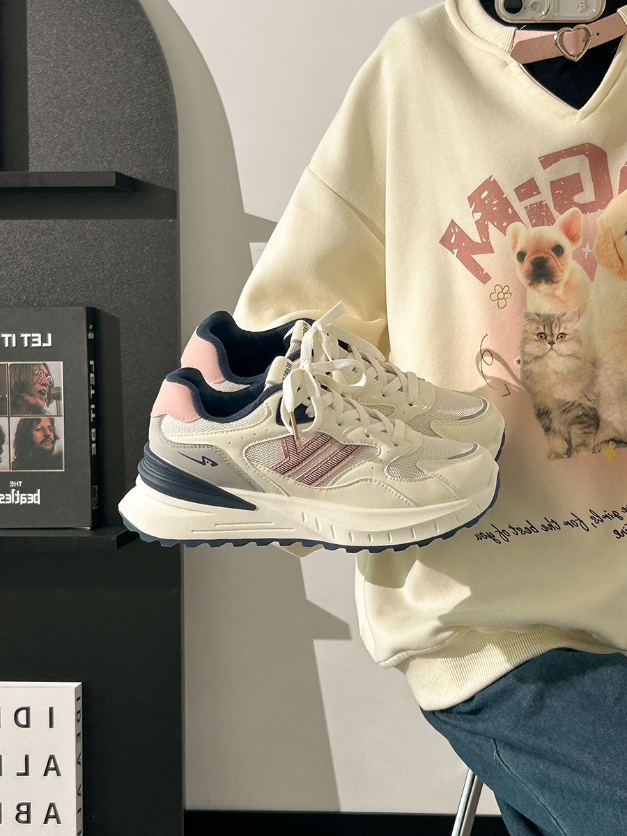 Women's Breathable Mesh Lightweight Soft-Soled Dad Shoes in Wine Red - Versatile Y2K White Sneakers for Everyday Style Women's Breathable Mesh Lightweight Soft-Soled Dad Shoes in Wine Red - Versatile Y2K White Sneakers for Everyday Style