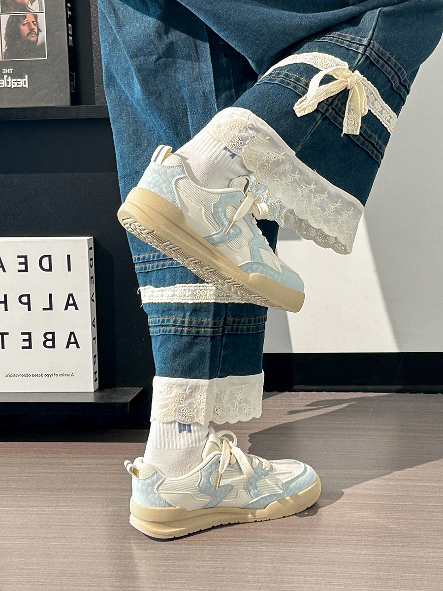 Women's Breathable Mesh Sports Sneakers - Trendy White Canvas Shoes for Summer 2025, Versatile and Stylish for Everyday Wear Women's Breathable Mesh Sports Sneakers - Trendy White Canvas Shoes for Summer 2025, Versatile and Stylish for Everyday Wear