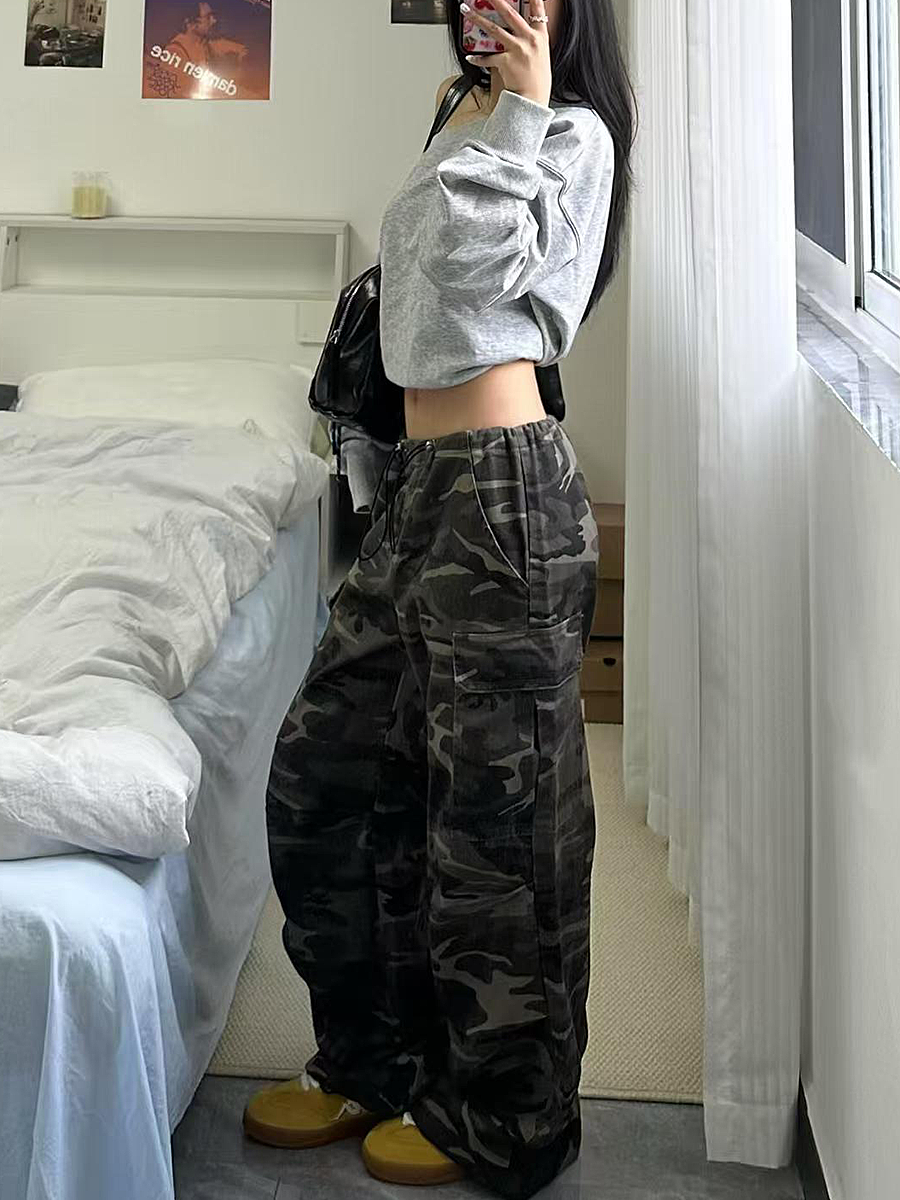 Women’s Camouflage Cargo Pants - 2025 American Street Style Loose Wide-Leg Hip-Hop Casual Sports Trousers Women’s Camouflage Cargo Pants - 2025 American Street Style Loose Wide-Leg Hip-Hop Casual Sports Trousers