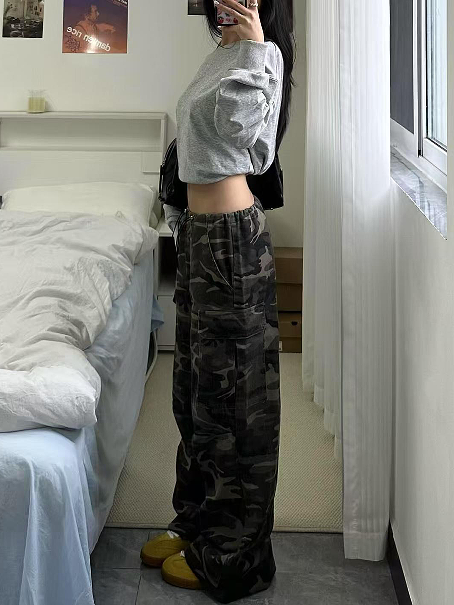 Women’s Camouflage Cargo Pants - 2025 American Street Style Loose Wide-Leg Hip-Hop Casual Sports Trousers Women’s Camouflage Cargo Pants - 2025 American Street Style Loose Wide-Leg Hip-Hop Casual Sports Trousers