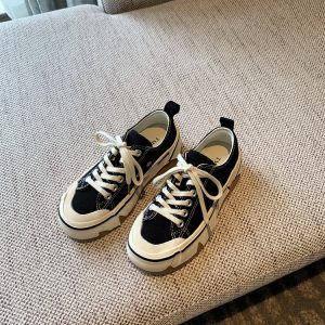 Women's Canvas Lace-Up Sneakers - 2025 Spring Korean Style Thick-Soled Low-Top Casual Shoes - Fashionable and Versatile for Everyday Wear