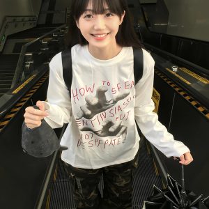 Women’s Casual Loose Fit Hand-Painted Round Neck T-Shirt - American Style Long Sleeve Top in Pure Cotton for Early Spring