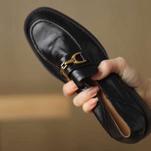 Women's Flat Loafers with Metal Buckle - Small Sheepskin Round Toe Slip-On Shoes in British Style for Spring/Summer