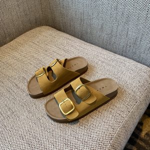 Women's Genuine Leather One-Strap Thick-Soled Outdoor Slides Sandals – Summer 2025 Soft Sole Footwear for Comfort and Style