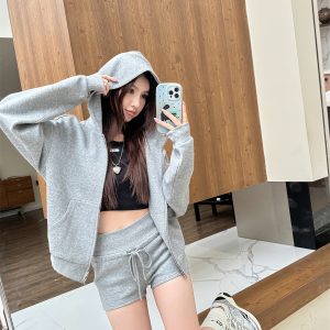 Women's Gray Loose Hooded Sweatshirt and Shorts Two-Piece Set, Light Fabric, Casual Zip-Up Cardigan, Relaxed Style