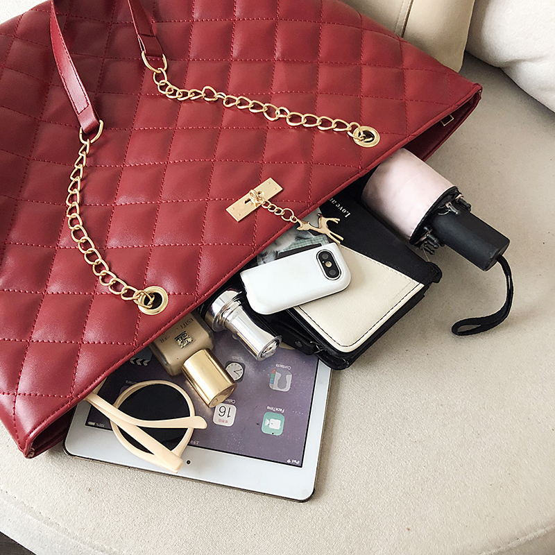 Women's Large Capacity Single-Shoulder Bag, Trendy 2025 Korean Style Crossbody with Embroidered Chain, Versatile Bucket Bag Women's Large Capacity Single-Shoulder Bag, Trendy 2025 Korean Style Crossbody with Embroidered Chain, Versatile Bucket Bag