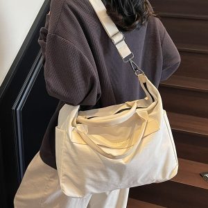 Women's Large Capacity Travel Bag - Lightweight Crossbody Sports Bag for Short Trips and Commuting