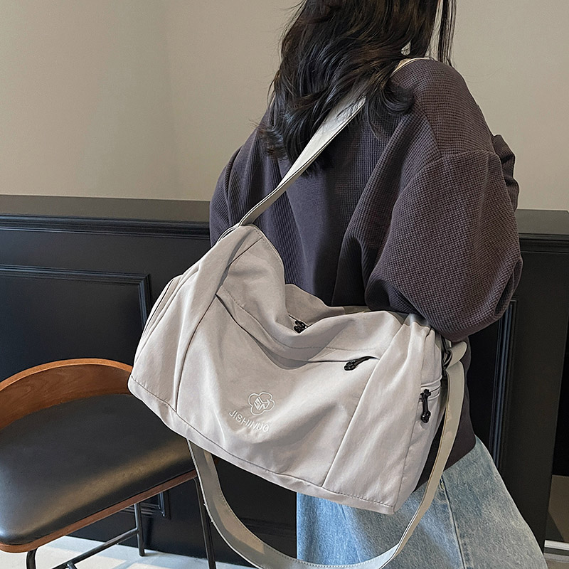 Women's Lightweight Fitness Sports Bag - Large Capacity Commuting Shoulder Crossbody Bag for Travel and Short Trips