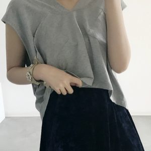 Women's Loose-Fitting Pure Cotton Sleeveless Hoodie Vest with Pockets - Casual Sports Top for Everyday Wear