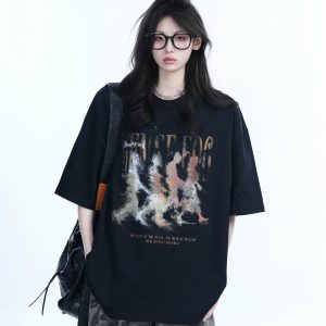 Women’s Loose Heavyweight Short-Sleeve T-Shirt with 'Sit and Eat Until the Mountains Are Empty' Shadow Print – Summer 2023 Style