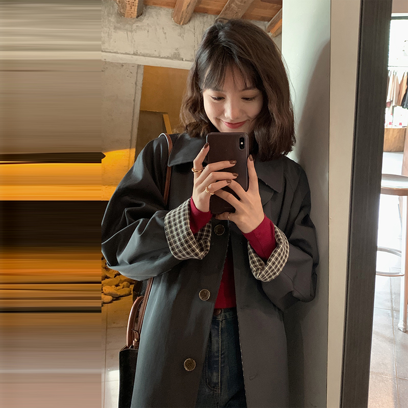 Women's Mid-Length Trench Coat 2025 - Chic Korean Plaid Design for Spring & Autumn, Small Size, Trendy Early Autumn Outerwear Women's Mid-Length Trench Coat 2025 - Chic Korean Plaid Design for Spring & Autumn, Small Size, Trendy Early Autumn Outerwear