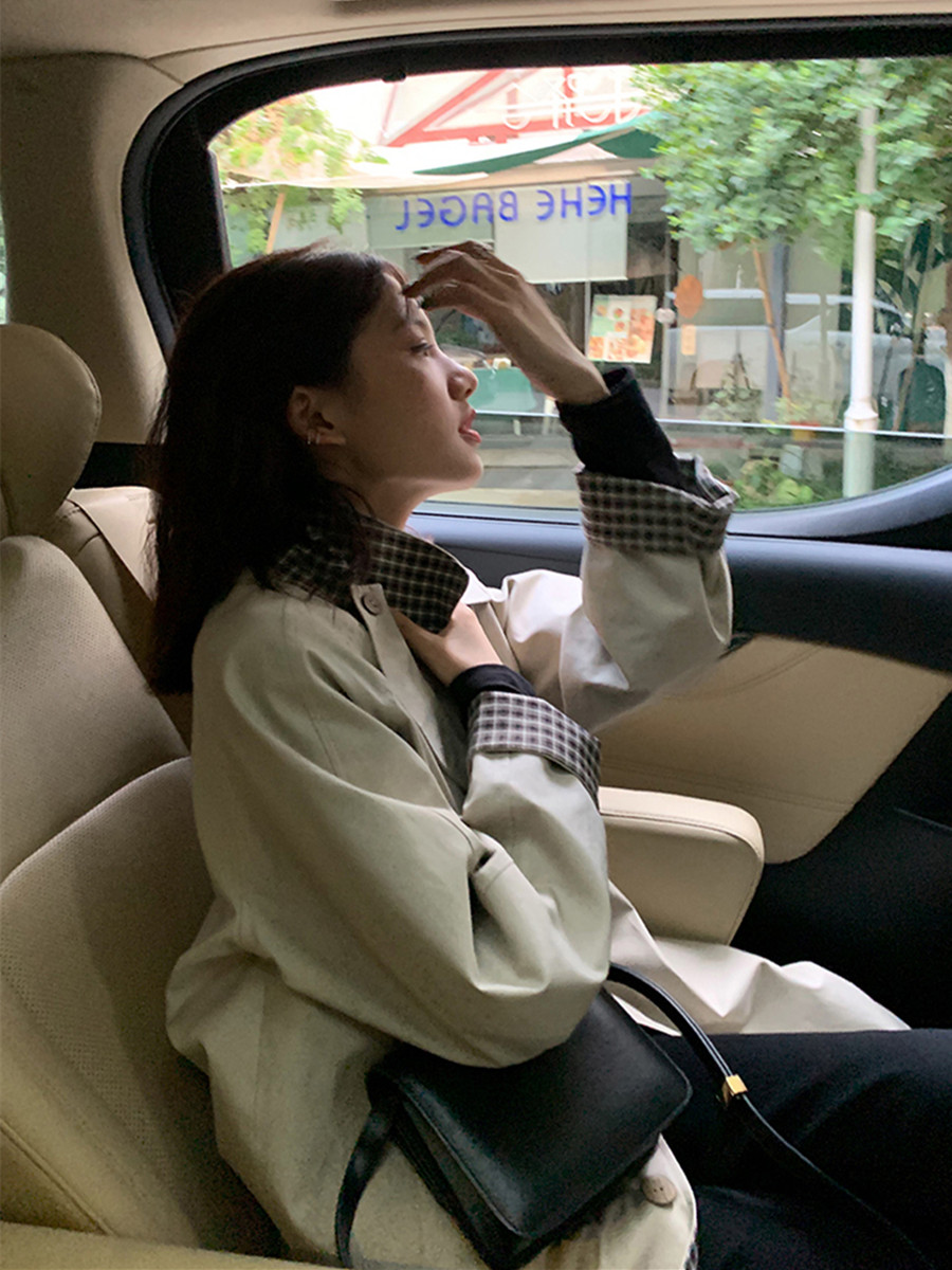 Women's Mid-Length Trench Coat 2025 - Chic Korean Plaid Design for Spring & Autumn, Small Size, Trendy Early Autumn Outerwear Women's Mid-Length Trench Coat 2025 - Chic Korean Plaid Design for Spring & Autumn, Small Size, Trendy Early Autumn Outerwear