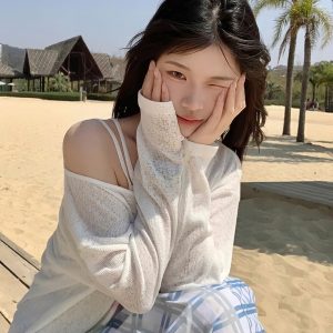 Women's Off-Shoulder Long Sleeve T-Shirt - Hibiscus Print, Loose Casual Top, Spring/Summer Cover-Up, American Lazy Style