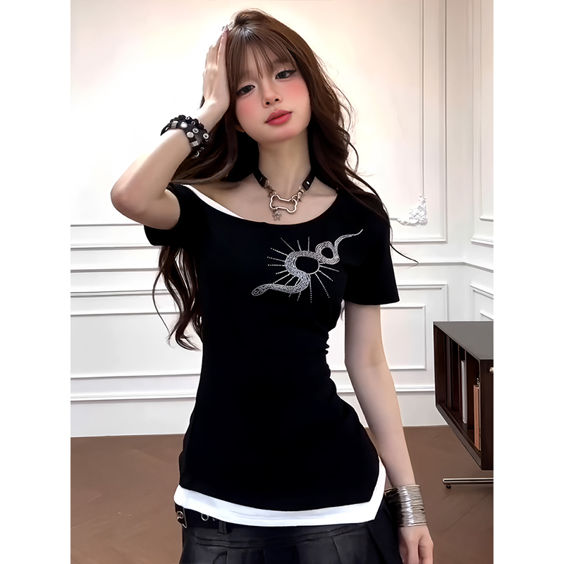 Women's Off-Shoulder Short Sleeve T-Shirt - Fake Two-Piece Design, Slim Fit, Waist-Cinching, Sexy Rhinestone Snake Detail, Summer Style