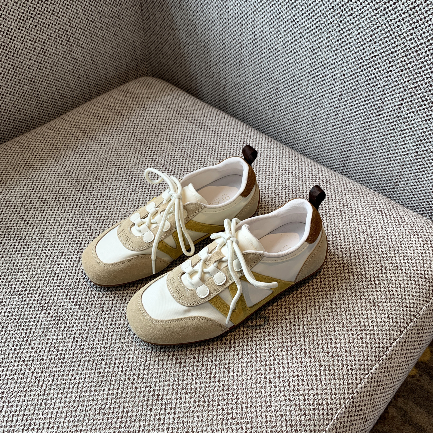 Women's Retro Thin Breathable Flat Sports Shoes - 2025 Summer Casual Commuting Footwear