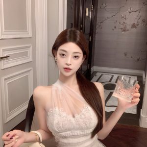 Women's Sexy Slim Fit Mesh Lace Camisole - Heavy Industry Neck-Hanging Design, Pure Desire Style, Y2K-Inspired Short Top