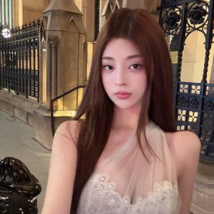 Women's Sexy Slim Fit Mesh Lace Camisole - Heavy Industry Neck-Hanging Design, Pure Desire Style, Y2K-Inspired Short Top