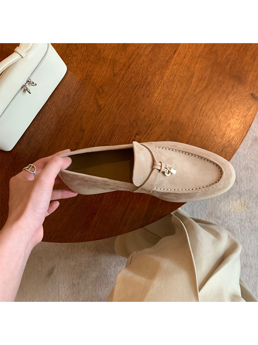 Women's Sheepskin Tassel Lock Loafers - Flat Slip-On Cashmere Flats for Versatile Everyday Style Women's Sheepskin Tassel Lock Loafers - Flat Slip-On Cashmere Flats for Versatile Everyday Style