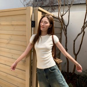 Women's Slim Fit Short Sleeve Raglan T-Shirt - Basic Style Spring/Summer Top, Simple and Elegant Fashion