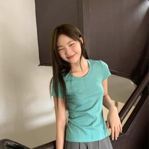 Women's Slim Solid Color U-Neck Short Sleeve T-Shirt - Flattering Basic Top for Summer 2025, Casual Chic Style