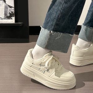 Women's Spring Thick-Soled White Sneakers, Versatile Minimalist Design, Niche Big Toe Shoes for a Trendy Look
