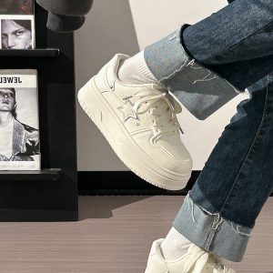 Women's Spring Thick-Soled White Sneakers, Versatile Minimalist Design, Niche Big Toe Shoes for a Trendy Look