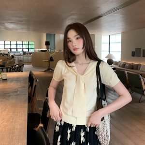 Women's Summer 2025 Irregular Flowing Tie-Knit V-Neck Short Sleeve T-Shirt - Trendy French Style