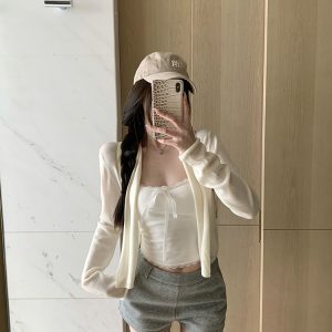 Women's Summer Lace Trim Halter Neck Top with Chest Pads - Stylish 90s-Inspired Design for Effortless Chic