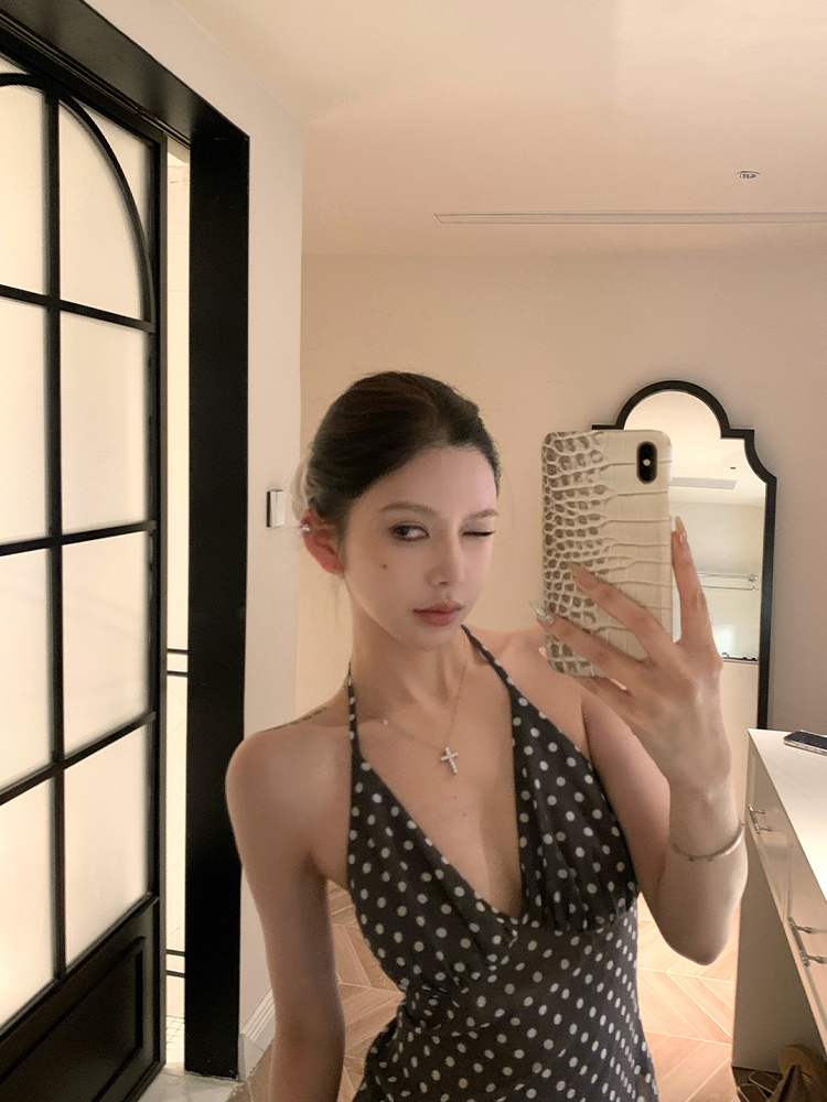 Women's Summer Vintage Polka Dot V-Neck Chiffon Halter Top - Retro Style, Cute Polka Dot Design, Perfect for 90s Inspired Fashion Women's Summer Vintage Polka Dot V-Neck Chiffon Halter Top - Retro Style, Cute Polka Dot Design, Perfect for 90s Inspired Fashion