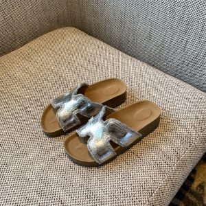 Women's Thick-Soled One-Word Slide Sandals - Casual Outdoor Flip-Flops for Summer 2025, Simple & Versatile Trendy Footwear