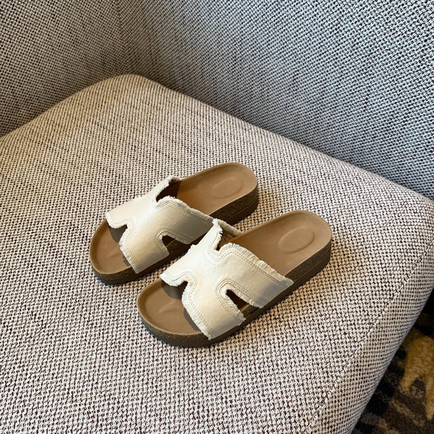 Women's Thick-Soled One-Word Slide Sandals - Casual Outdoor Flip-Flops for Summer 2025, Simple & Versatile Trendy Footwear