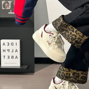 Women's Thick-Soled White Shoes, Breathable Retro Korean Style Big Toe Design, Height-Increasing Versatile Bread Shoes